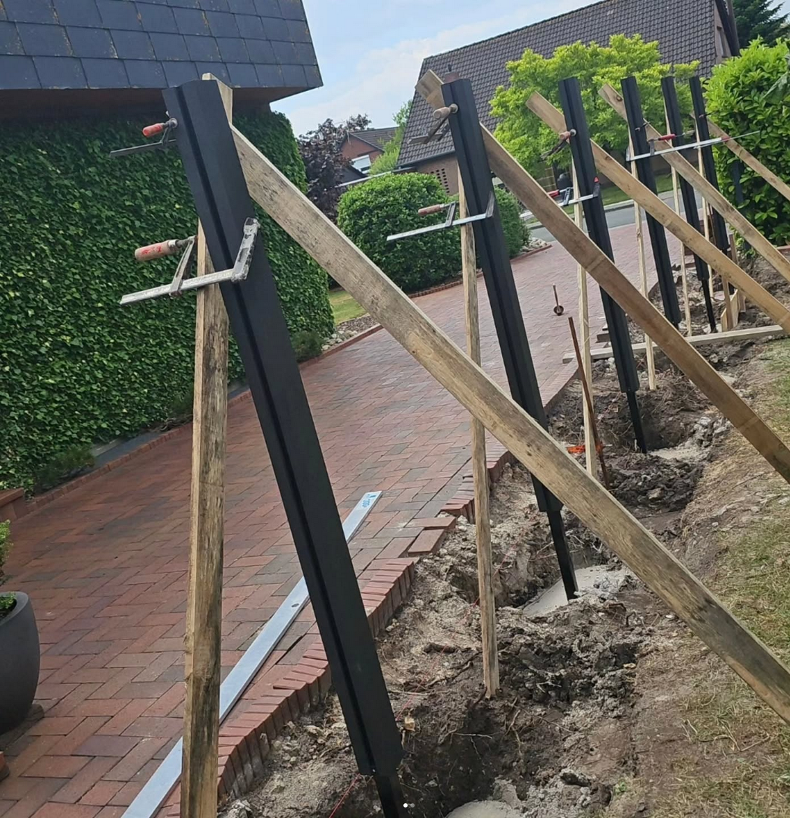 Vorher: Grundstück ohne Zaunanlage
